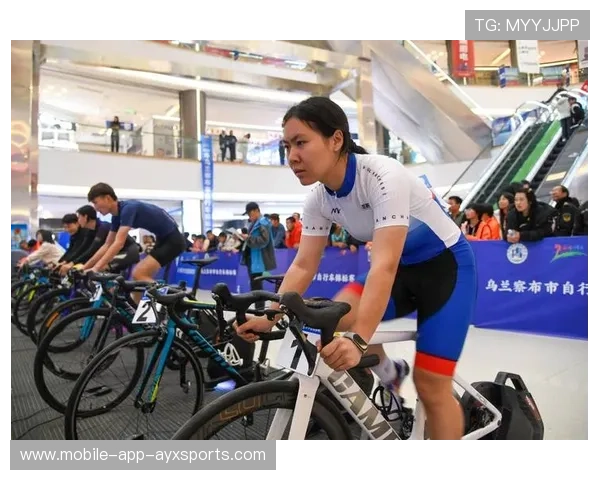 自行车赛裁判追不上选手引热议