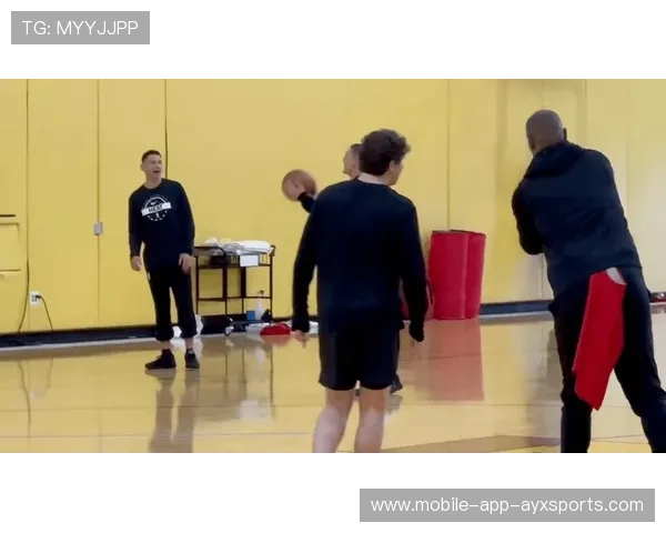 NBA球队训练：投篮瞬间判断训练