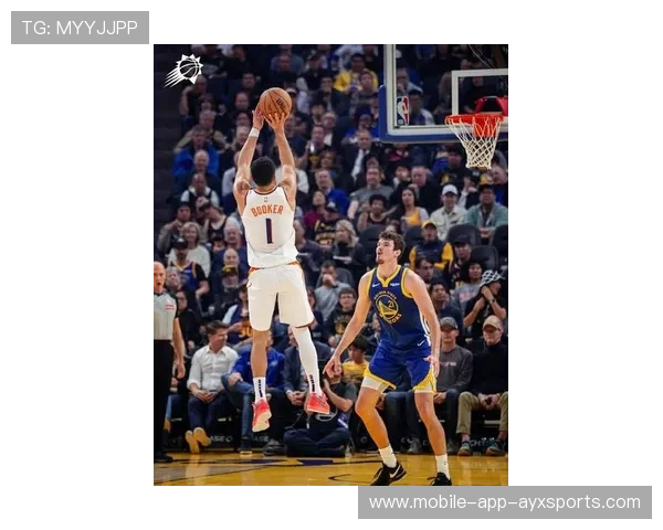 布克突破分球完美,凤凰城攻守转换出色 布克突破分球完美,凤凰城攻守转换出色