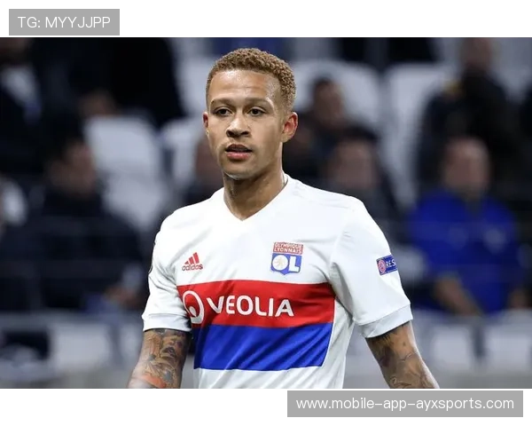 尤文图斯后防高点解围表现突出 尤文图斯后防高点解围表现突出