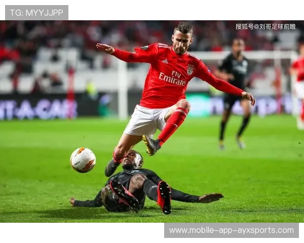 本菲卡追德布劳内式起点：从葡萄牙足球新星到世界级球员的崛起